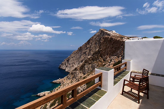 Veduta di Villa Alosanthos a Folegandros, Chora